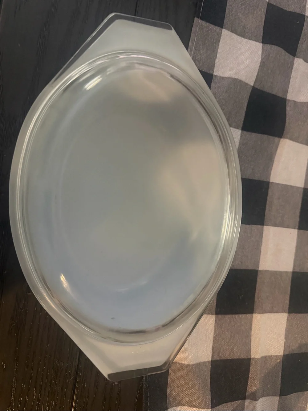 This is a vintage Pyrex 